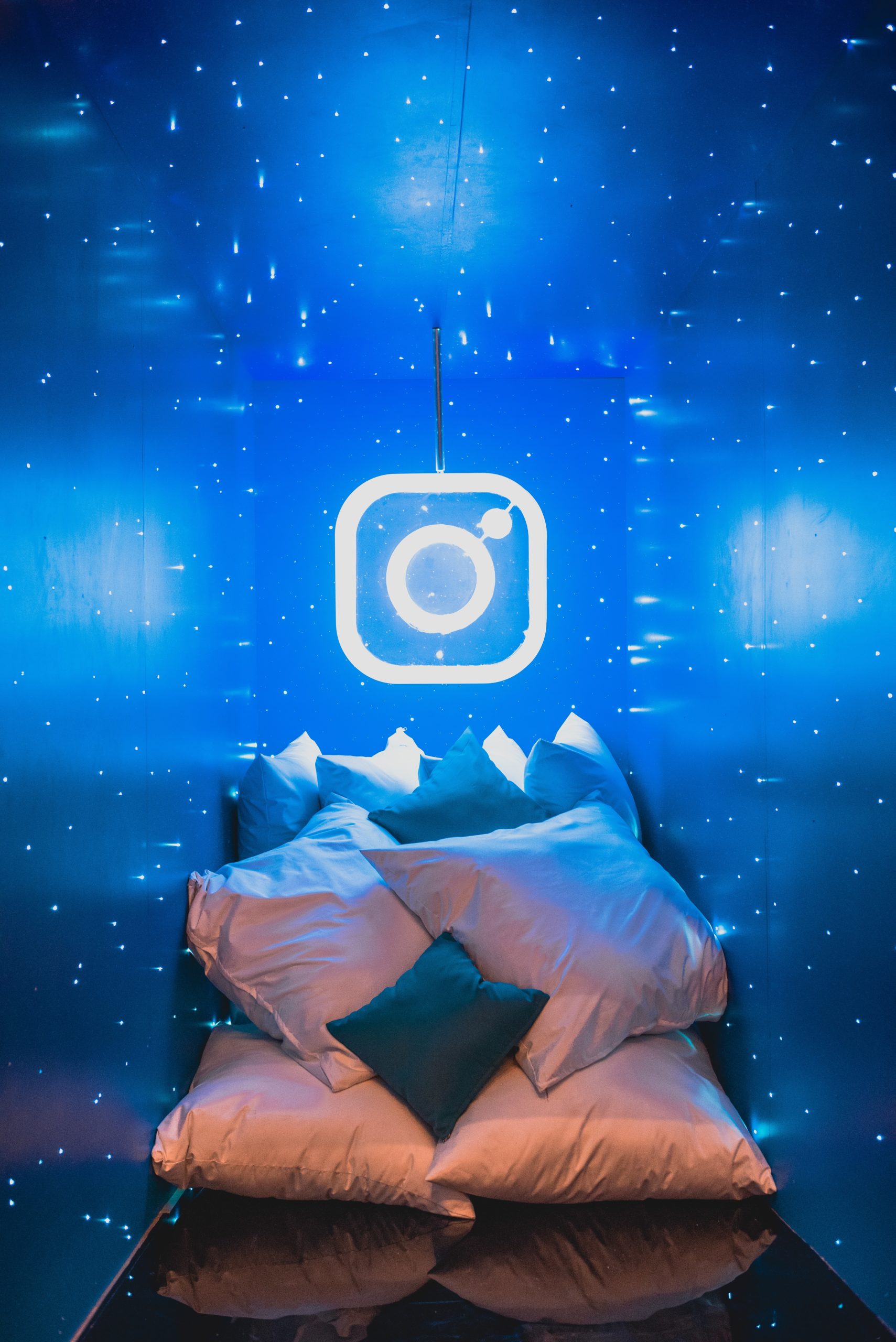 instagram - logo géant 1709x2560